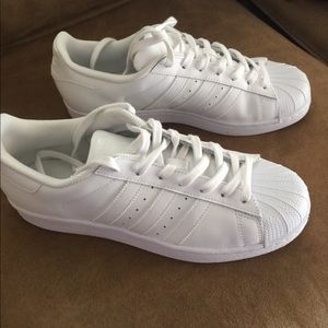 ALL WHITE ADIDAS SUPERSTAR - WORN ONCE